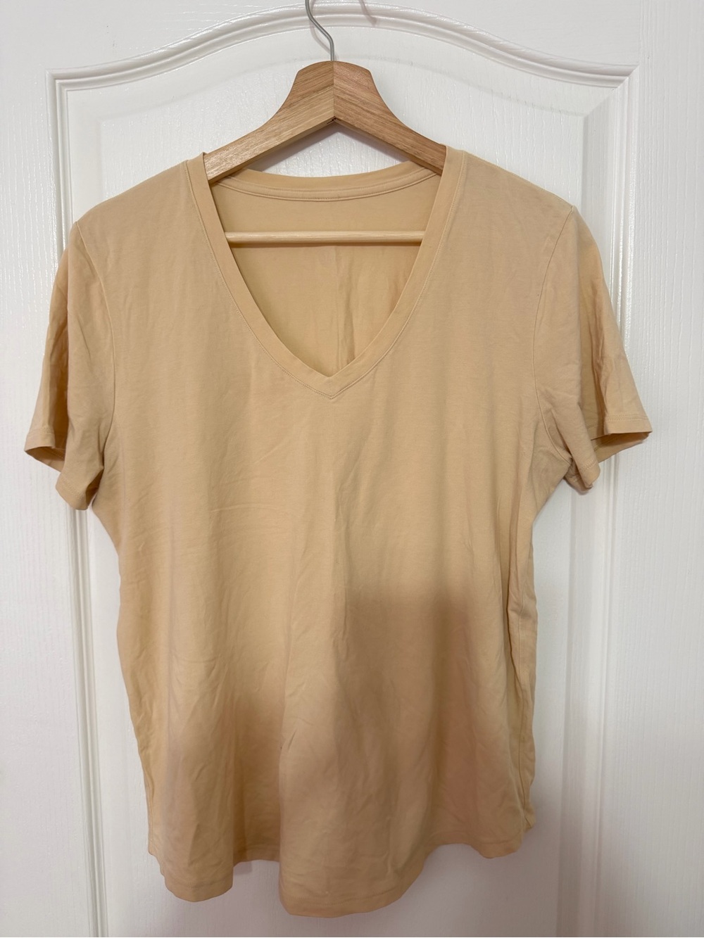 Lululemon Women's V-Neck Pima cotton Short Sleeve Tee in Beige